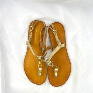 Tommy Hilfiger flat sandals sz 6.5